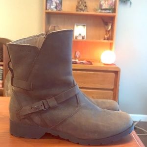 Treva de la vina short boots size 8